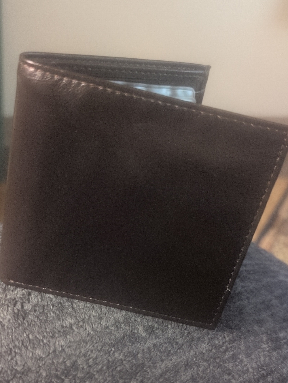 Buxton Men's Brown Leather Bifold Wallet